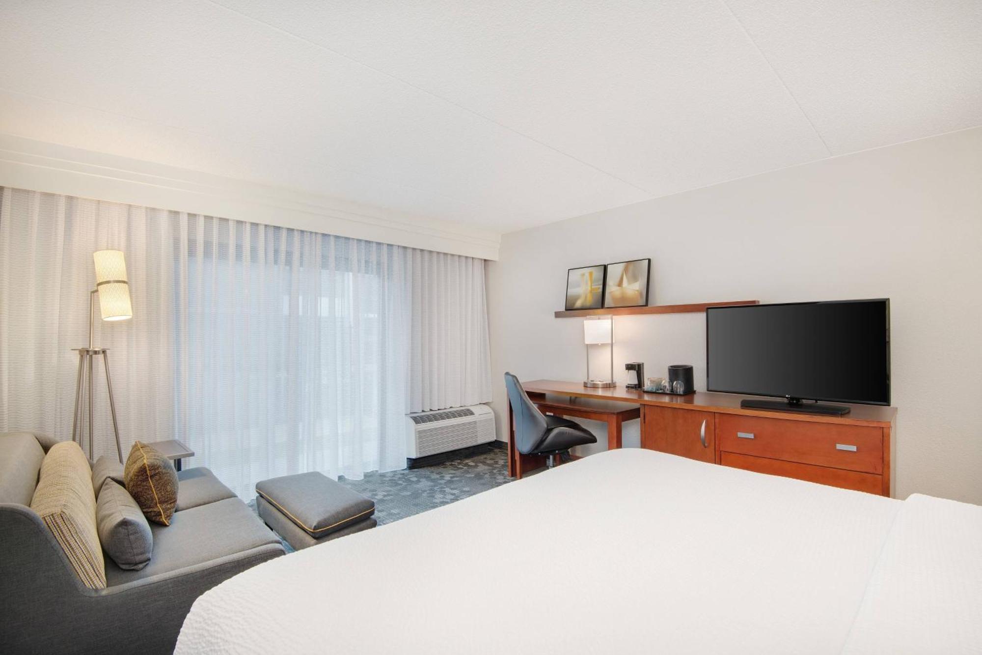 Courtyard By Marriott Birmingham Homewood Exterior photo