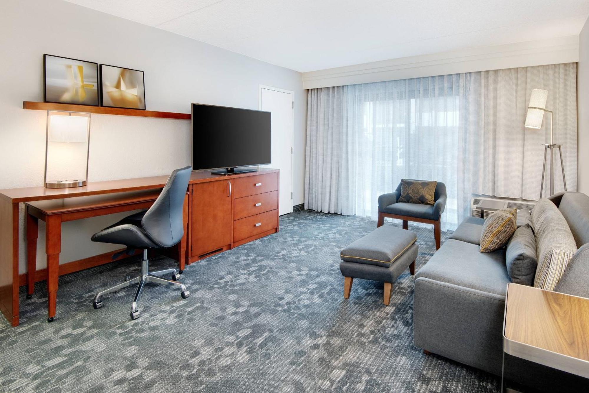 Courtyard By Marriott Birmingham Homewood Exterior photo